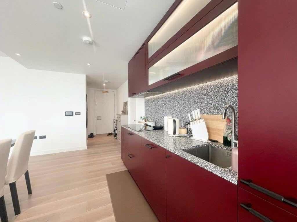 Premier Thames Riverside 2br In Vauxhall